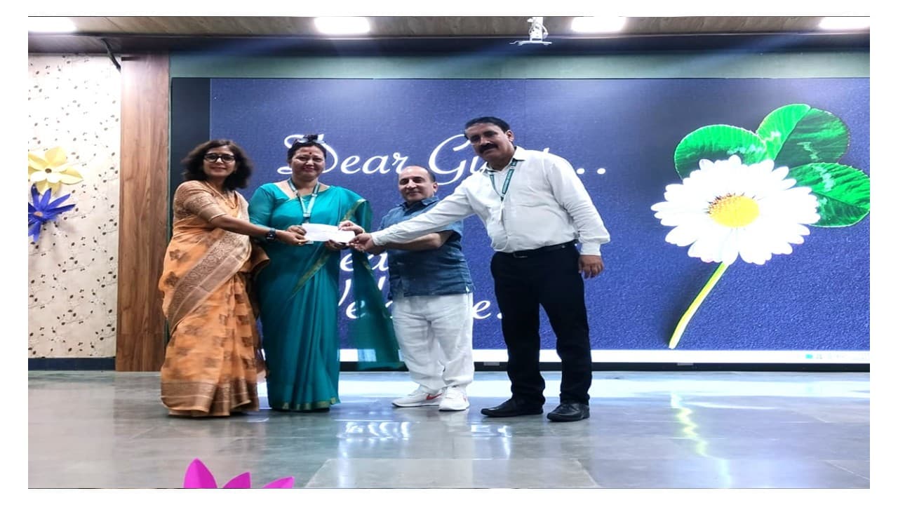 Featured news: "Honouring Dedication: A Salute to Leave-Free Excellence 🎓✨"